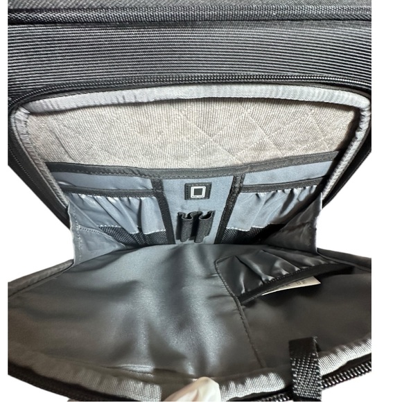 TRAVELPRO Executive Carryon/Laptop Suitcase (VGUC) - Picture 4 of 16